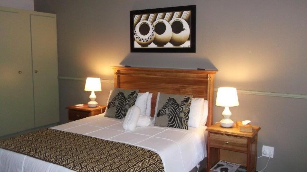 Housemartin & Self Catering De Rust