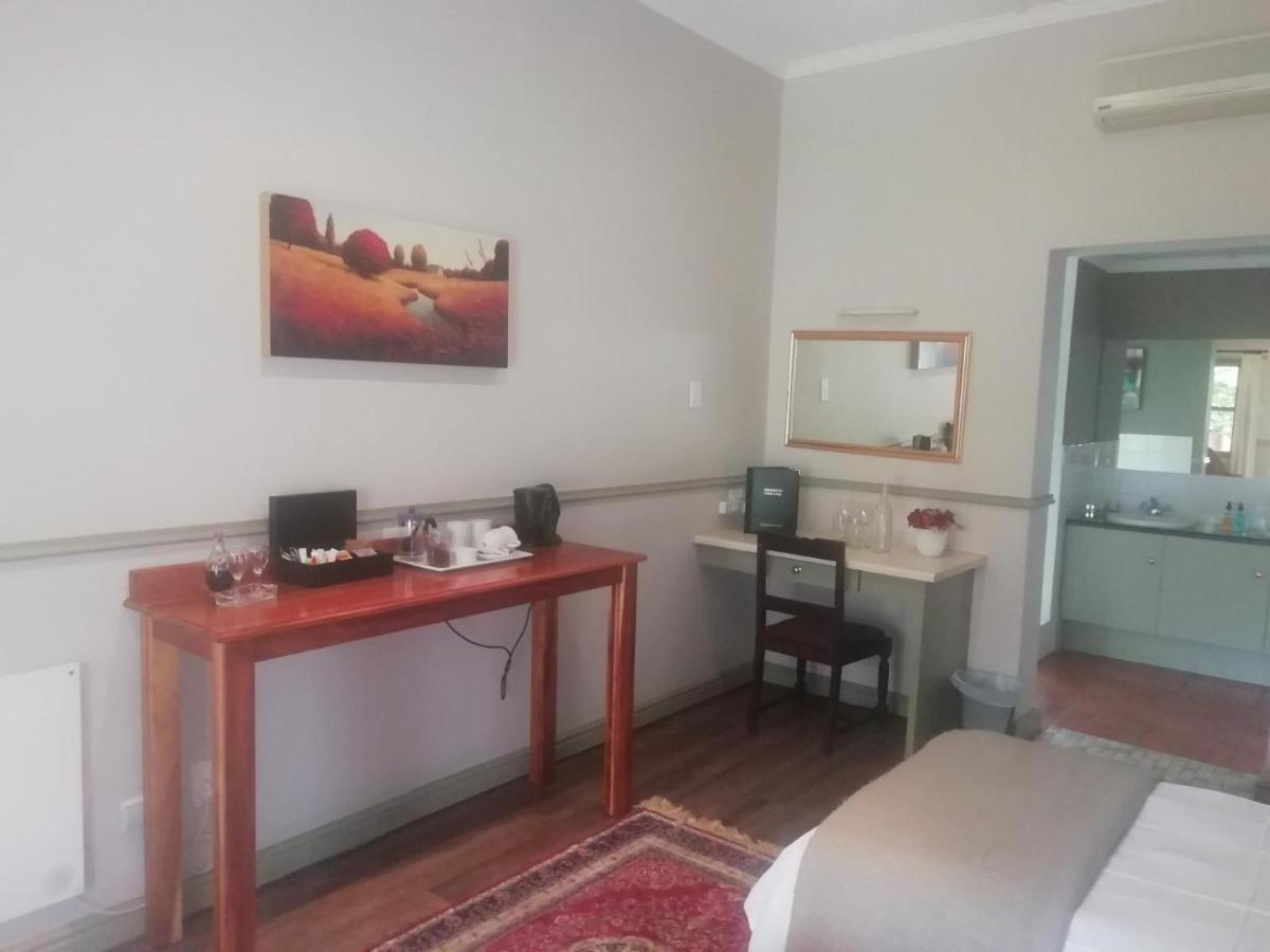 Lodge Housemartin & Self Catering *