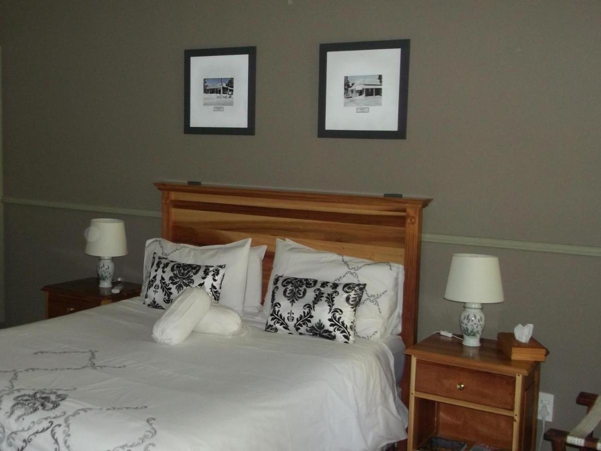 Housemartin & Self Catering De Rust