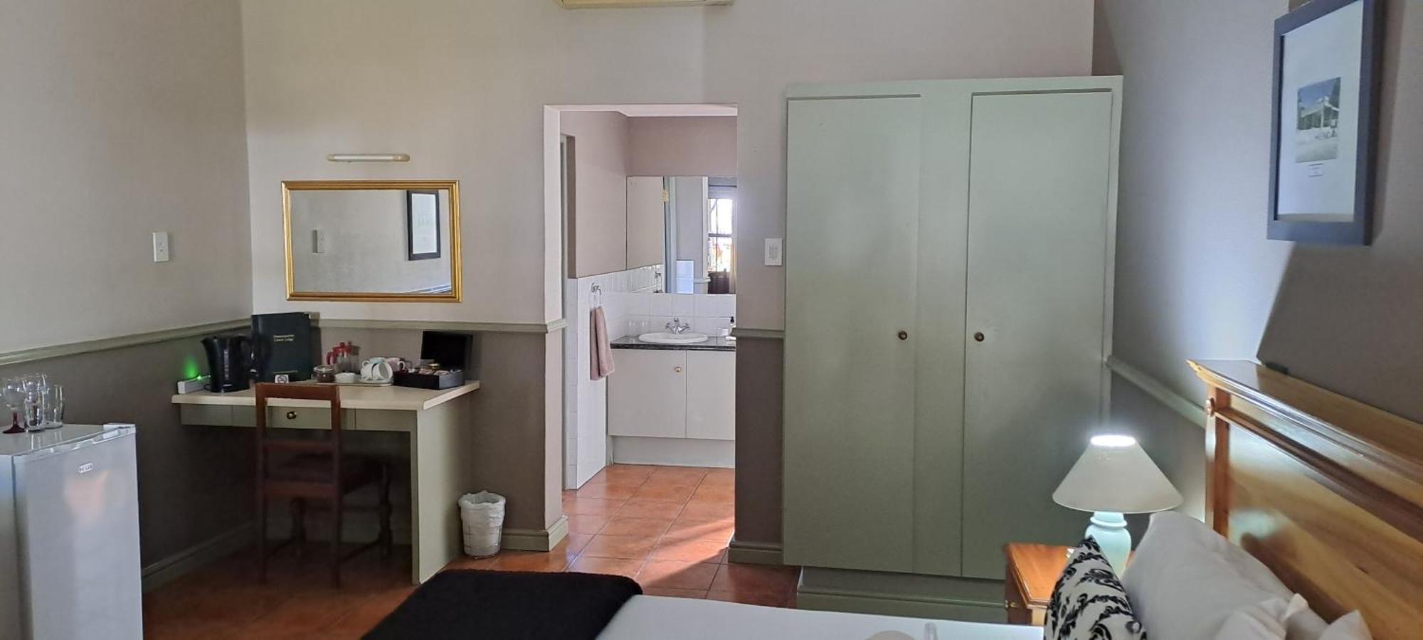 Housemartin & Self Catering * De Rust