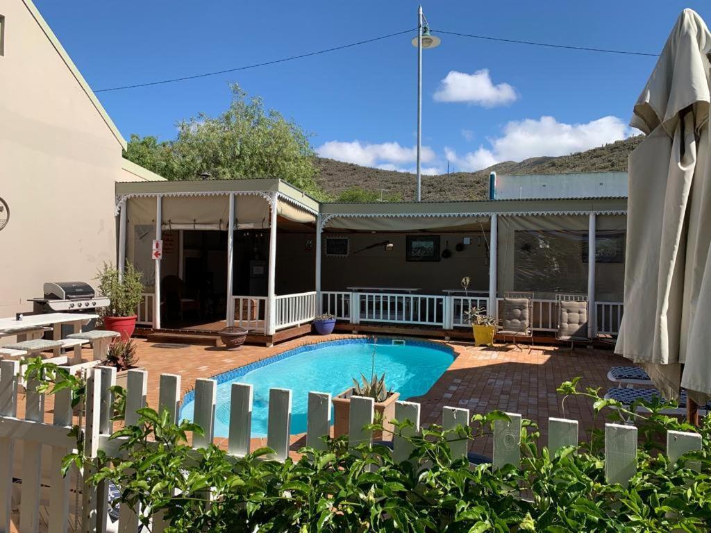 Housemartin & Self Catering De Rust